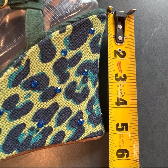 Colin Stuart sz 11 green suede leopard print platform wedge sandals - Picture 16 of 16